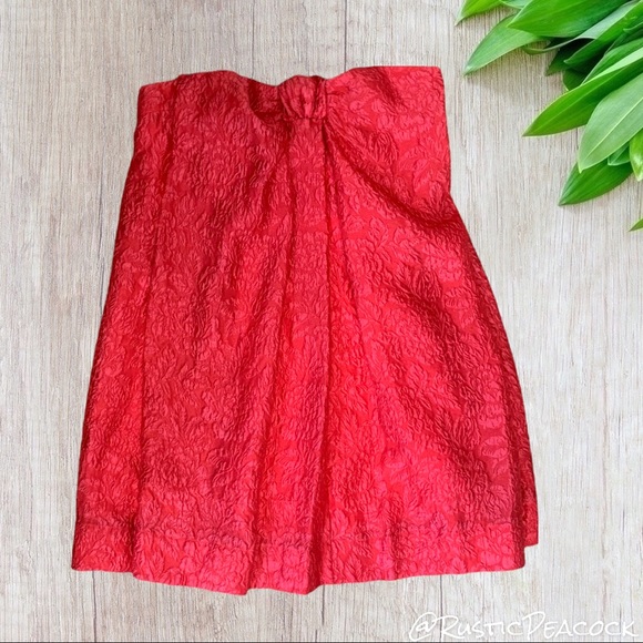 BCBGMAXAZRIA RED FLORAL EMBOSSED STRAPLESS COCKTAIL PARTY DRESS - Picture 5 of 7